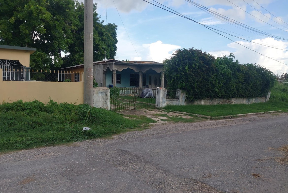 Fifth image of Willowdene, Spanish Town in Spanish Town, St. Catherine, Jamaica - property is For Sale