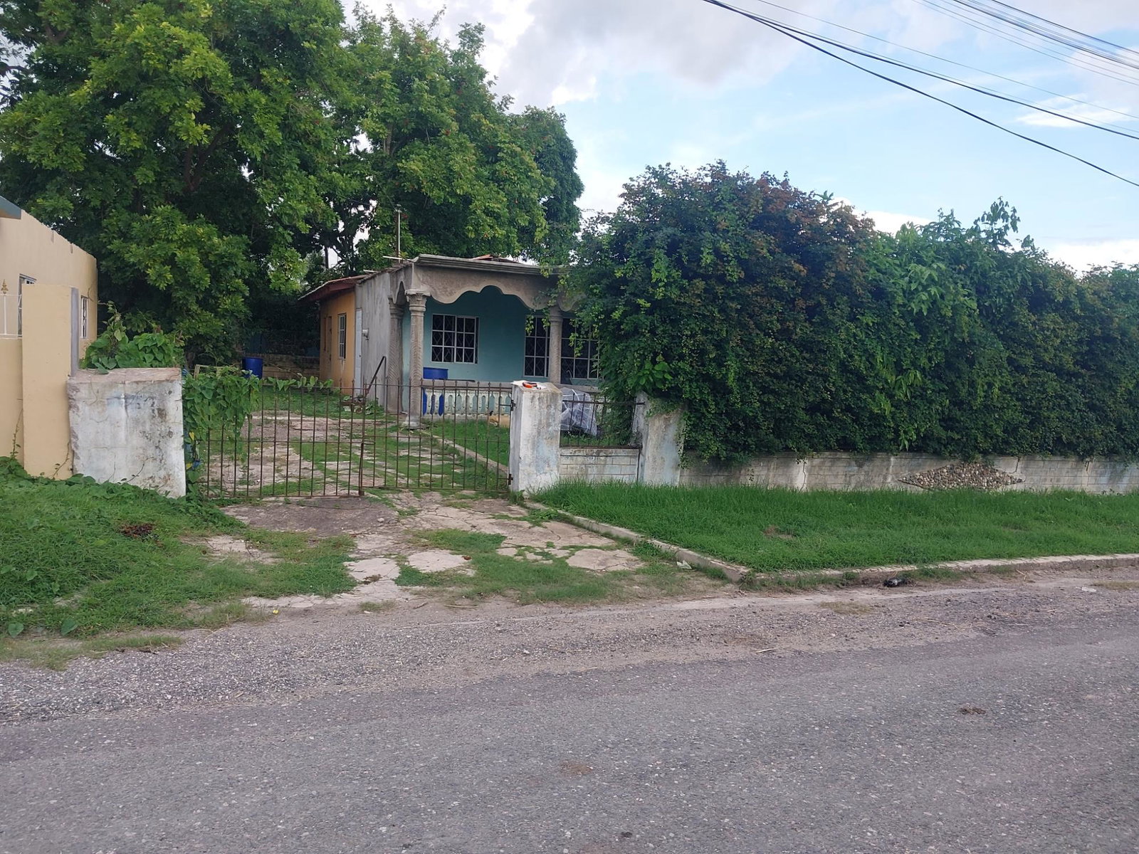 Sixth image of Willowdene, Spanish Town in Spanish Town, St. Catherine, Jamaica - property is For Sale