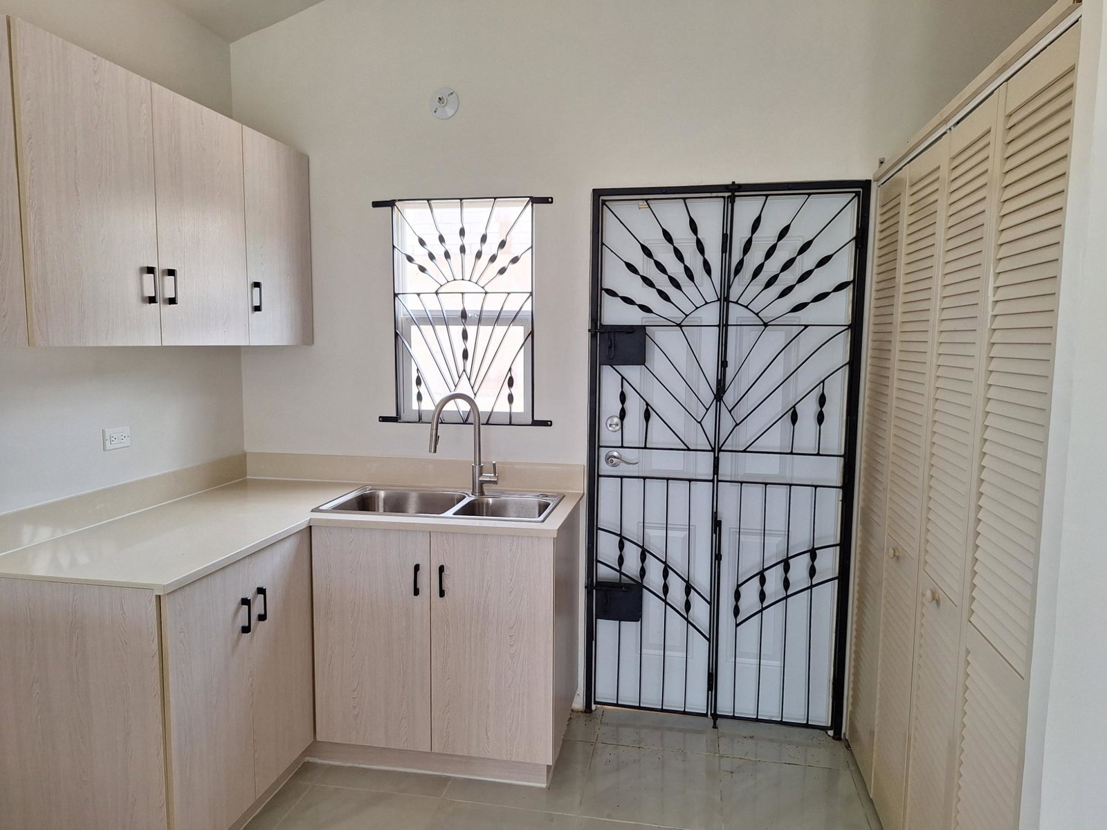 Charming-2-Bedroom-House-for-Rent-in-Camelot-Village-Discovery-Bay Eighth image of 532- Camelot Village Phase 5 in Discovery Bay, St. Ann, Jamaica - property is For Rent