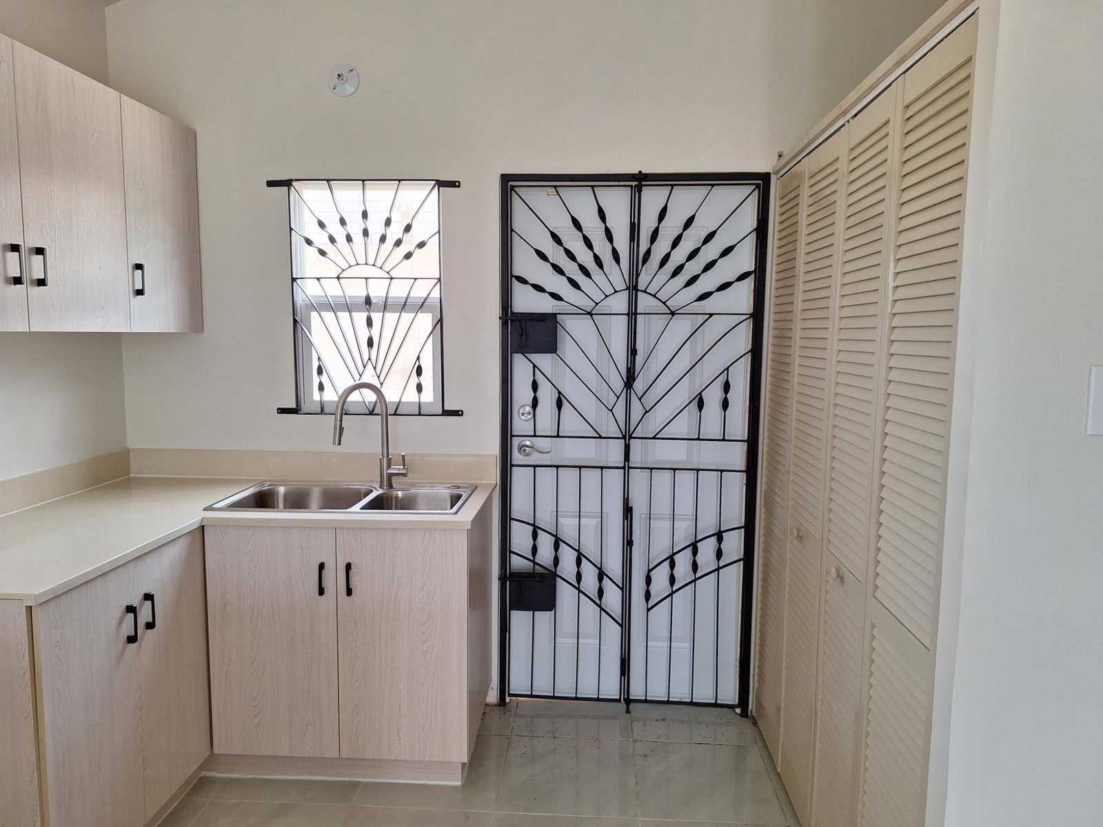 Charming-2-Bedroom-House-for-Rent-in-Camelot-Village-Discovery-Bay Ninth image of 532- Camelot Village Phase 5 in Discovery Bay, St. Ann, Jamaica - property is For Rent