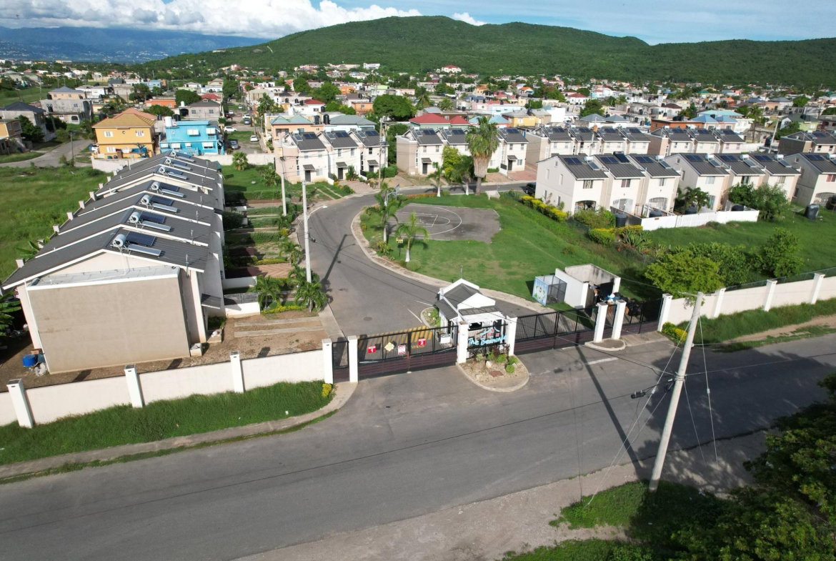 Twenty-Fifth image of 50- Le' Bermonde, Portmore in Greater Portmore, St. Catherine, Jamaica - property is For Rent
