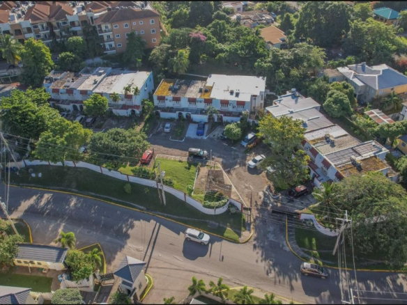 First image of 10-6 East Kings House Road in Kingston 6, St. Andrew, Jamaica - property is For Rent