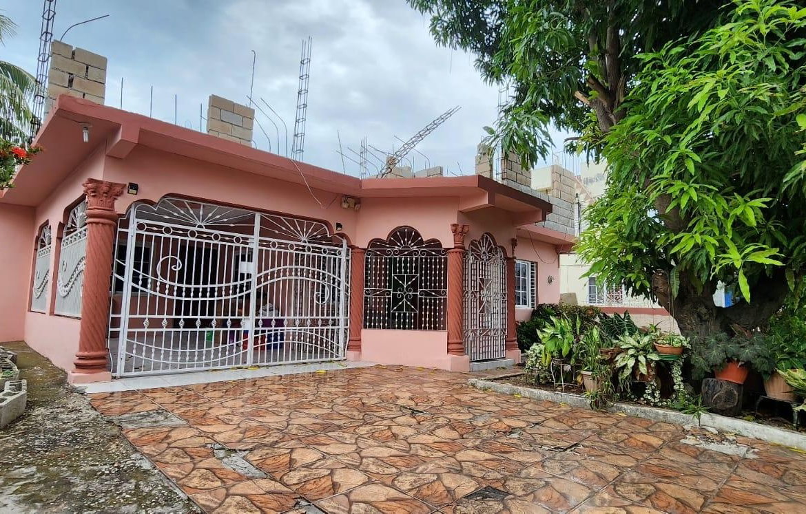 First image of Mahoe Close in Spanish Town, St. Catherine, Jamaica - property is For Sale
