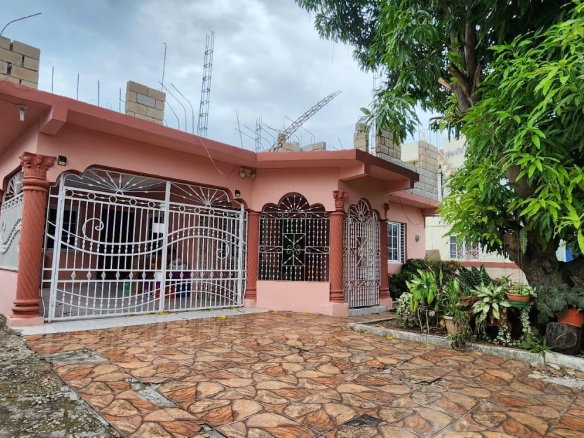 First image of Mahoe Close in Spanish Town, St. Catherine, Jamaica - property is For Sale