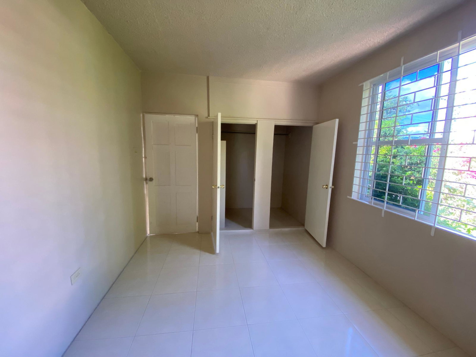 Seventeenth image of 22 Oaklawn Drive in Kingston 8, St. Andrew, Jamaica - property is For Rent