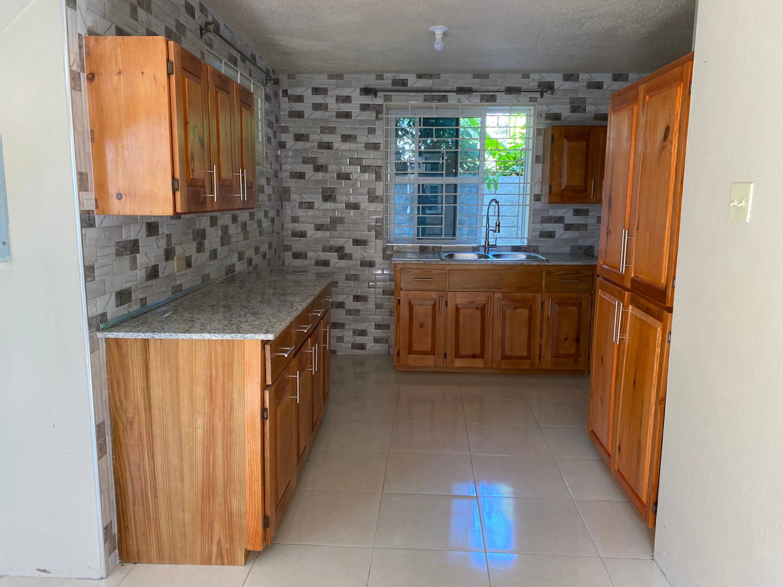 Eighth image of 22 Oaklawn Drive in Kingston 8, St. Andrew, Jamaica - property is For Rent