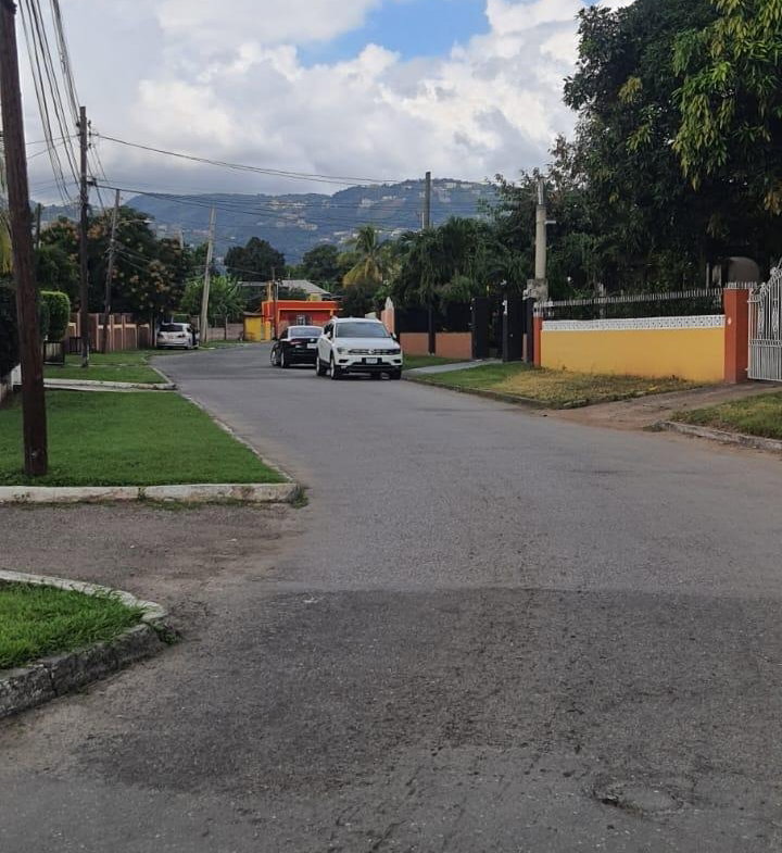 Tenth image of No. 10 Lawrence Drive, Kingston in Mannings Hill, St. Andrew, Jamaica - property is For Sale