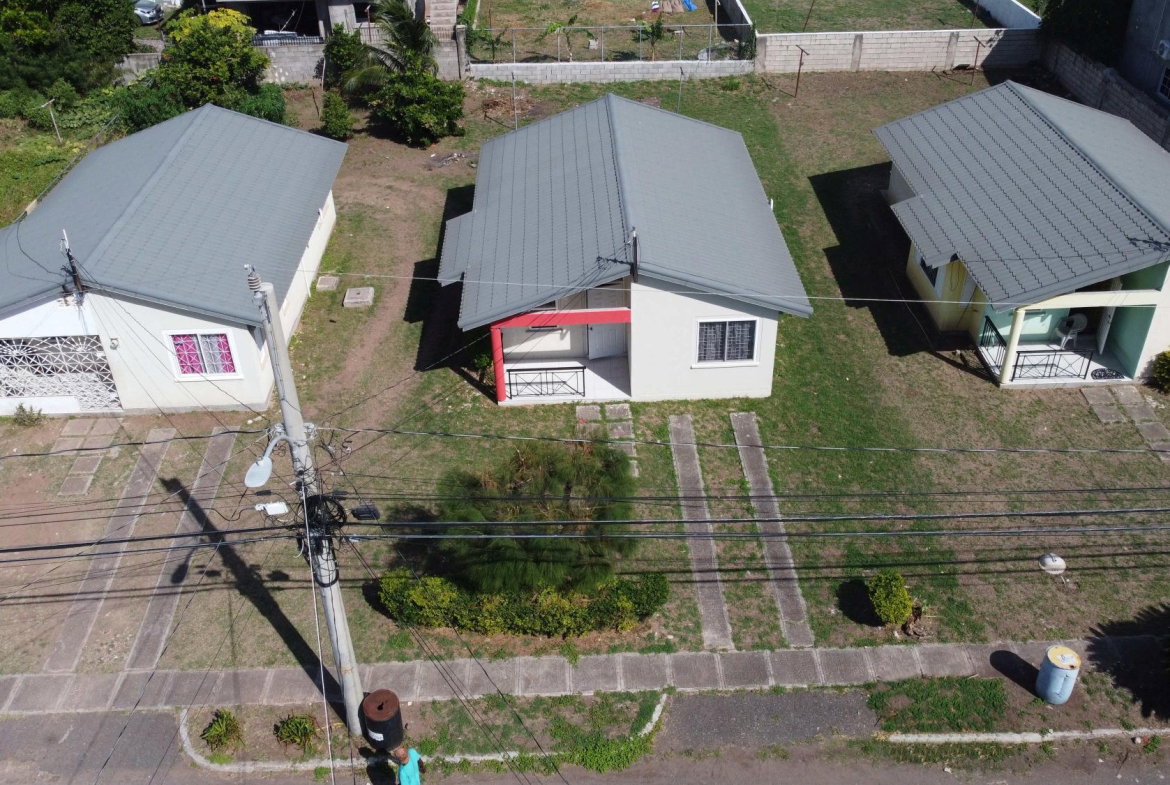 Twelfth image of 100 Whitewing Circle, 467, th in Old Harbour, St. Catherine, Jamaica - property is For Rent