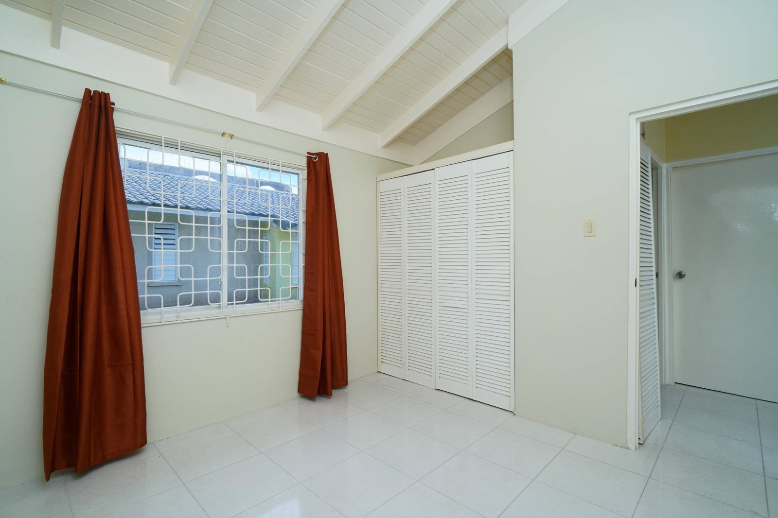 Sixteenth image of 100 Whitewing Circle, 467, th in Old Harbour, St. Catherine, Jamaica - property is For Rent