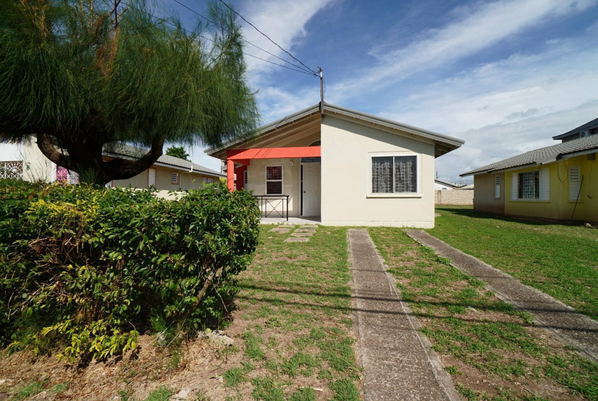 Third image of 100 Whitewing Circle, 467, th in Old Harbour, St. Catherine, Jamaica - property is For Rent