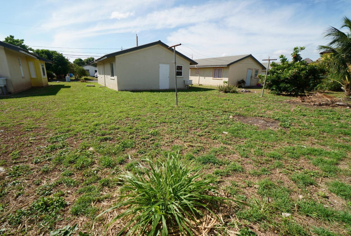 Eighth image of 100 Whitewing Circle, 467, th in Old Harbour, St. Catherine, Jamaica - property is For Rent