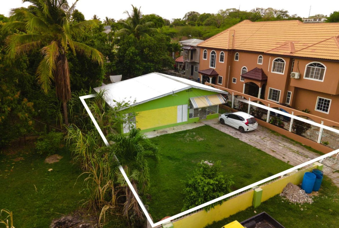 First image of Glenmuir Close in May Pen, Clarendon, Jamaica - property is For Sale