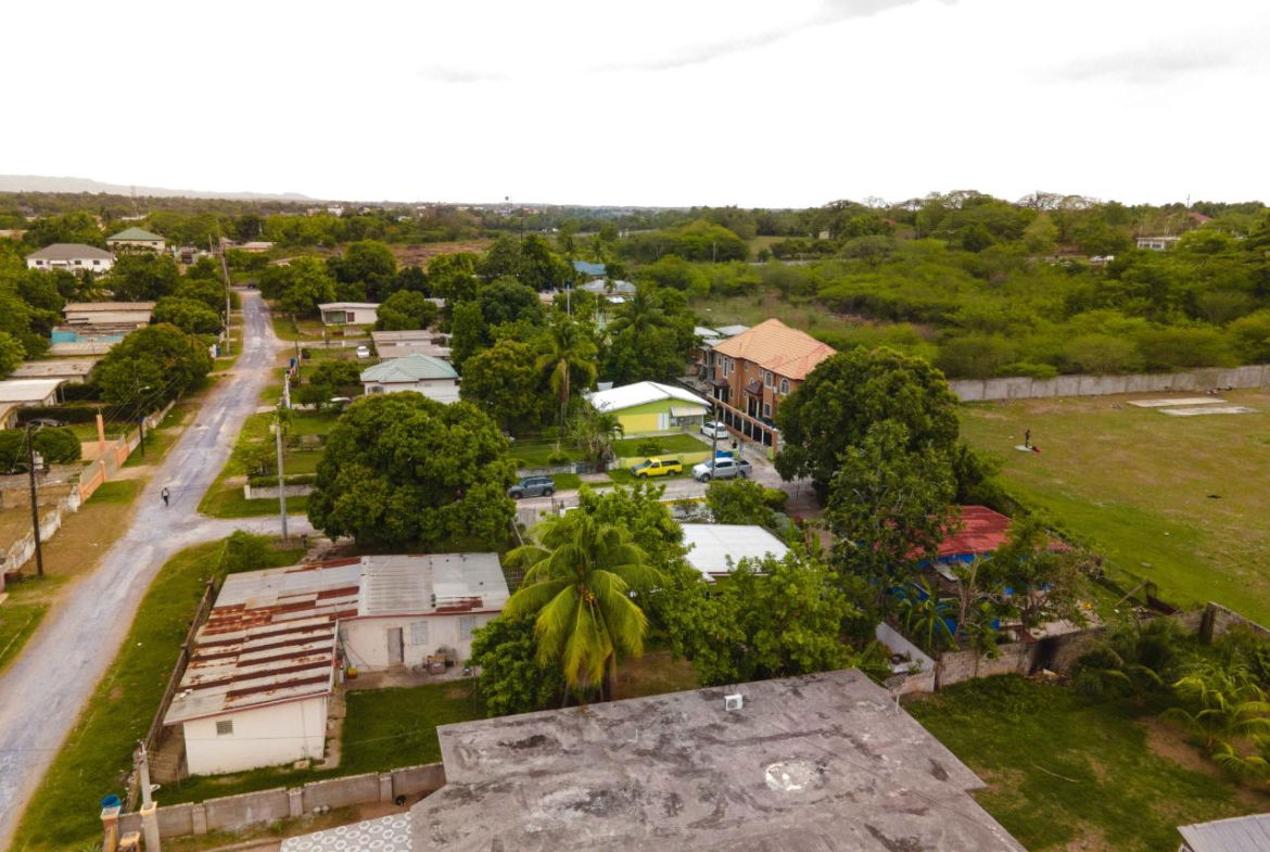 Seventh image of Glenmuir Close in May Pen, Clarendon, Jamaica - property is For Sale
