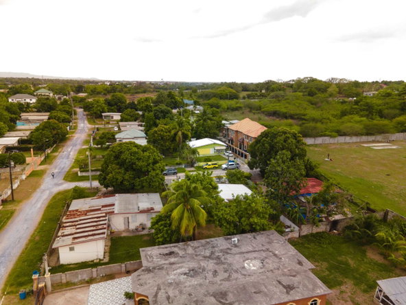 Seventh image of Glenmuir Close in May Pen, Clarendon, Jamaica - property is For Sale
