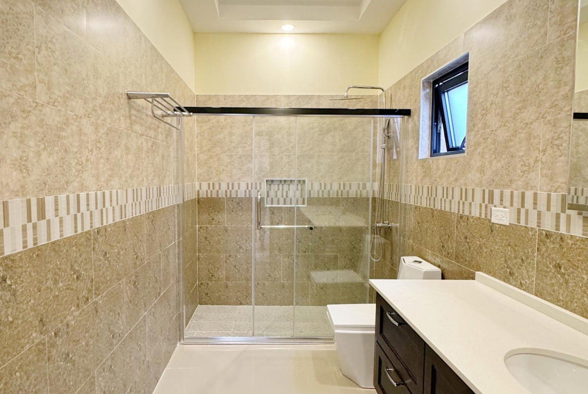 Sixth image of 186- Pyramid Point in Ocho Rios, St. Ann, Jamaica - property is For Rent