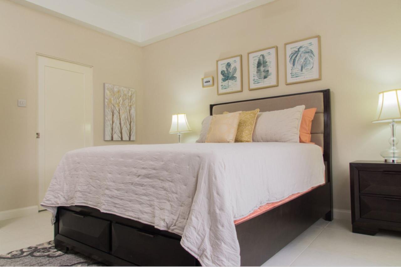 Elegant-Apartment-for-Rent-in-New-Kingston-The-Hampshire Thirteenth image of 305-6 Comlin Bank Road in Kingston 6, St. Andrew, Jamaica - property is For Rent