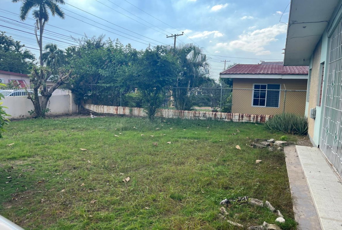 Twelfth image of 6 Roehampton Close in Kingston 19, St. Andrew, Jamaica - property is For Sale