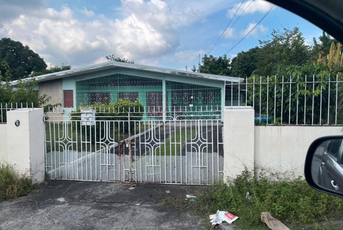 Seventeenth image of 6 Roehampton Close in Kingston 19, St. Andrew, Jamaica - property is For Sale