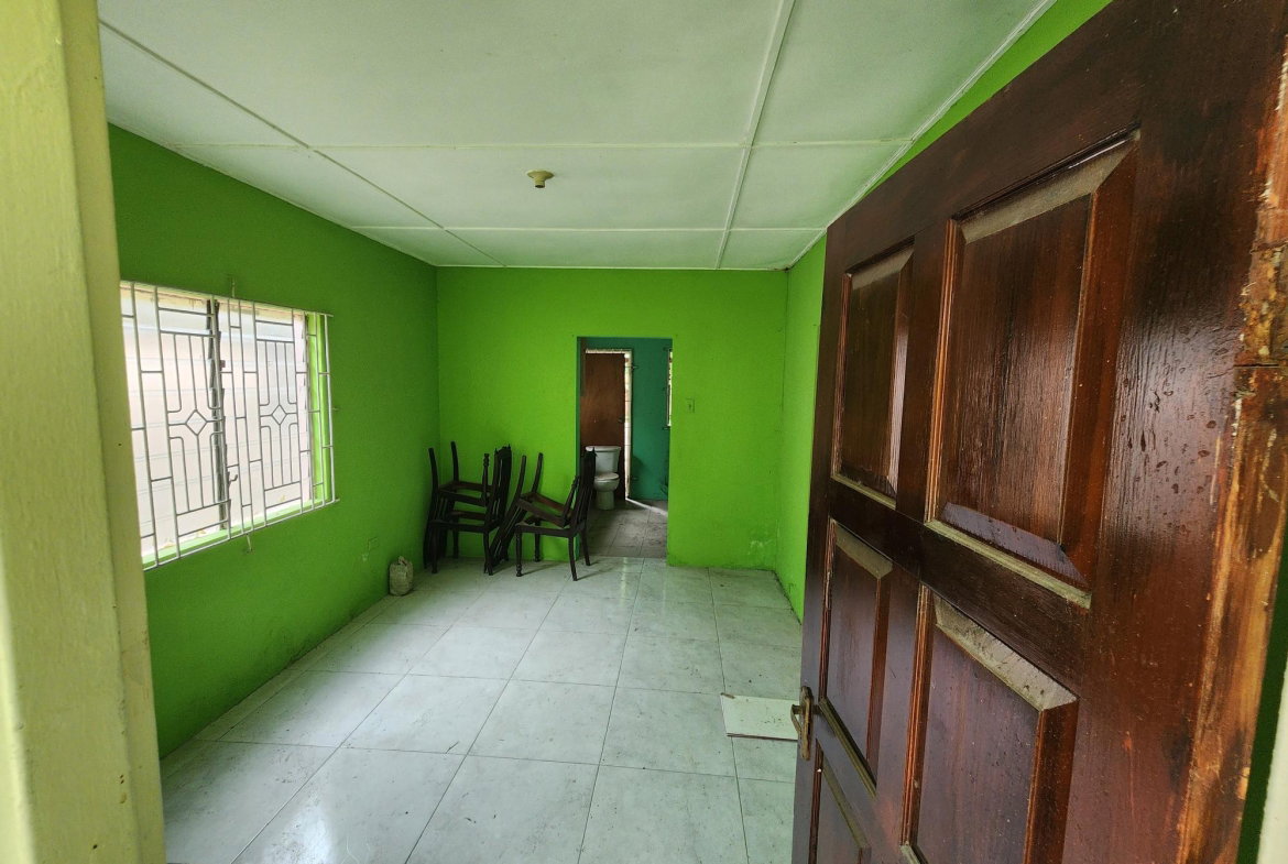 Seventeenth image of 44 Sydenham Avenue in Sydenham, St. Catherine, Jamaica - property is For Sale