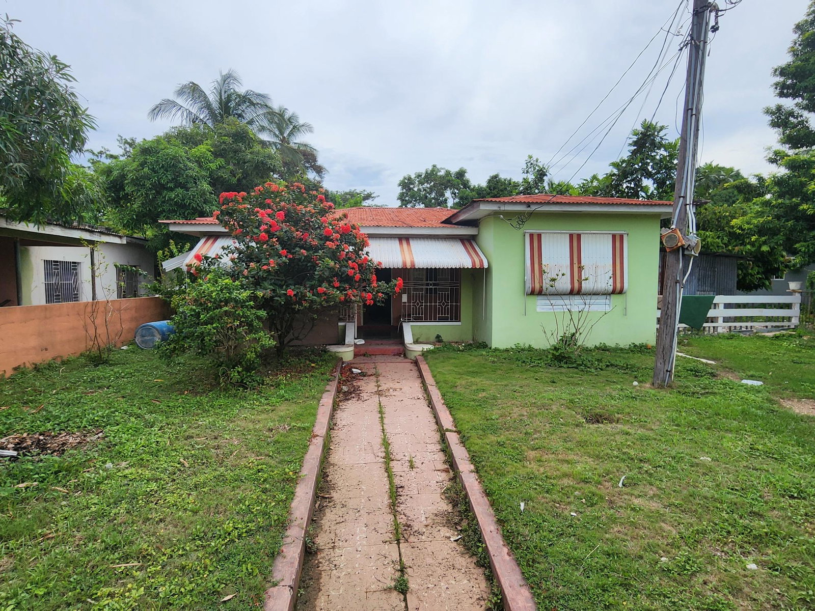Sixth image of 44 Sydenham Avenue in Sydenham, St. Catherine, Jamaica - property is For Sale