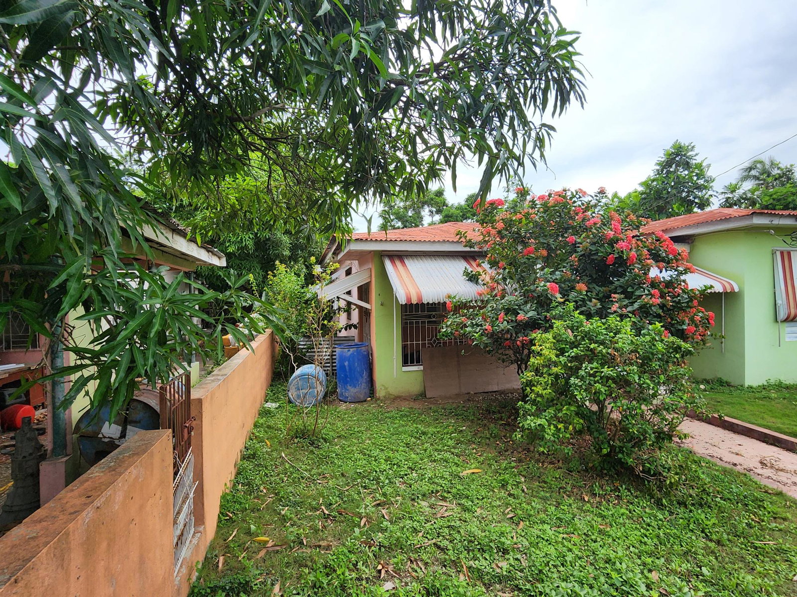 Eighth image of 44 Sydenham Avenue in Sydenham, St. Catherine, Jamaica - property is For Sale