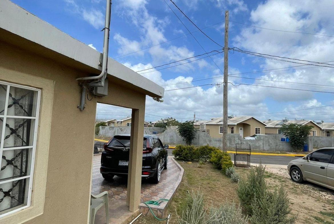 Second image of 303 Phoenix Park Village 1 in Phoenix Park, St. Catherine, Jamaica - property is For Rent