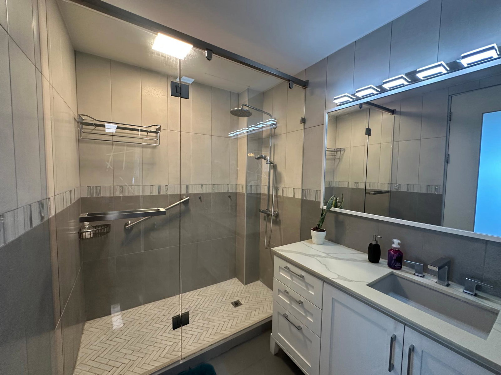 Ninth image of 803-20 South Avenue in Kingston 10, St. Andrew, Jamaica - property is For Sale