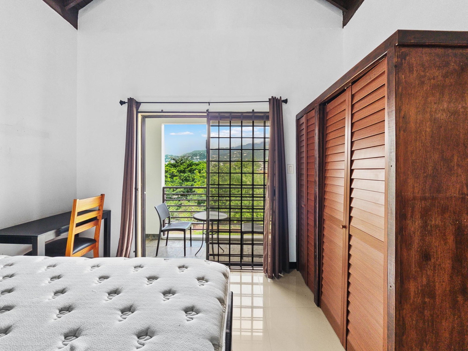 Seventh image of 10-7a Richings Avenue in Kingston 6, St. Andrew, Jamaica - property is For Rent