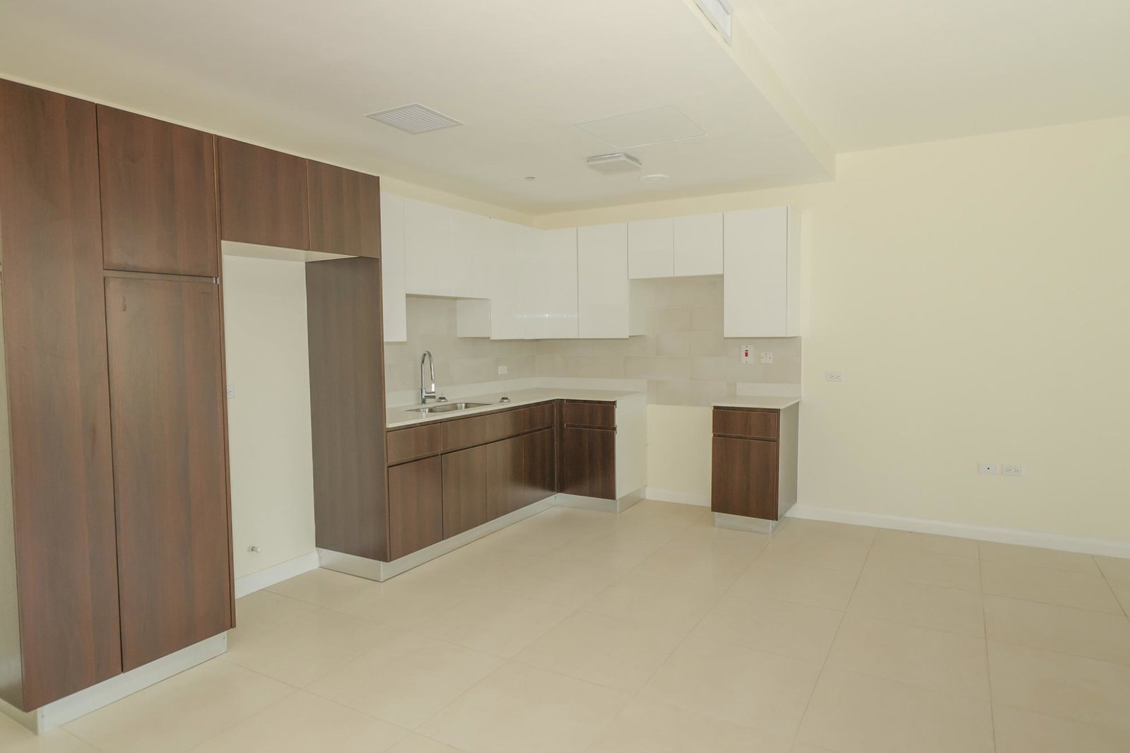 Luxury-Apartment-for-Sale-in-New-Kingston-The-Cambridge Sixth image of b 707-4 Musgrave Avenue in NEW KINGSTON, St. Andrew, Jamaica - property is For Sale