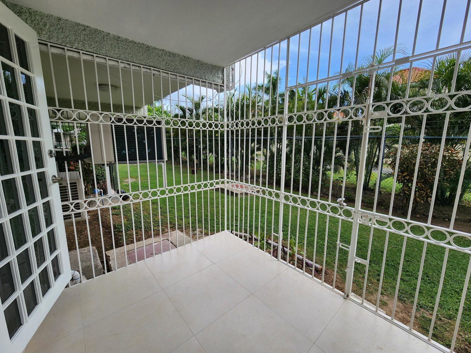 Fourteenth image of 21a-14 Clieveden Avenue in Kingston 6, St. Andrew, Jamaica - property is For Rent