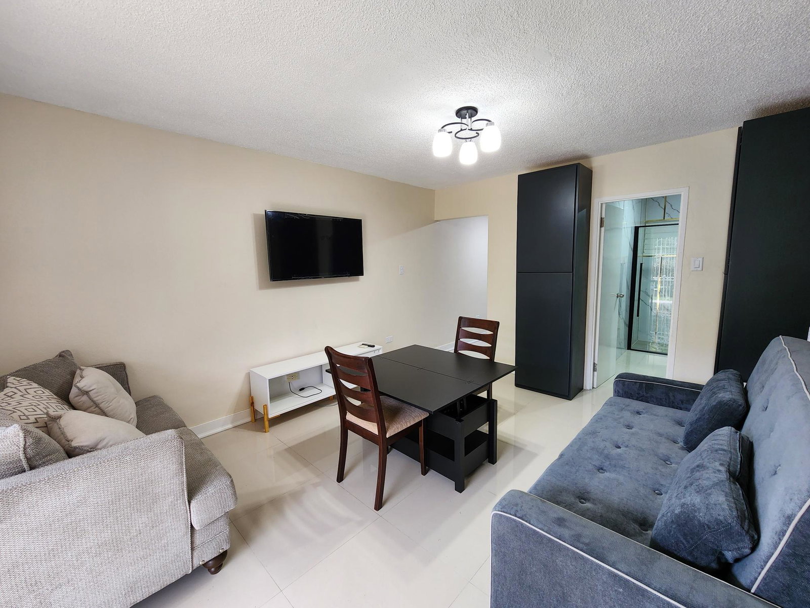 Fifth image of 21a-14 Clieveden Avenue in Kingston 6, St. Andrew, Jamaica - property is For Rent