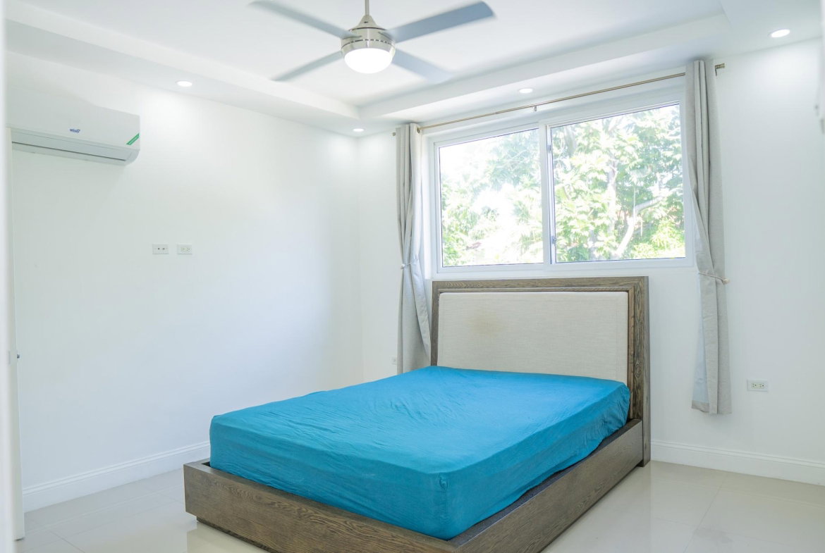 Eighth image of 6-11 1/2 Charlemont Avenue in Barbican, St. Andrew, Jamaica - property is For Rent