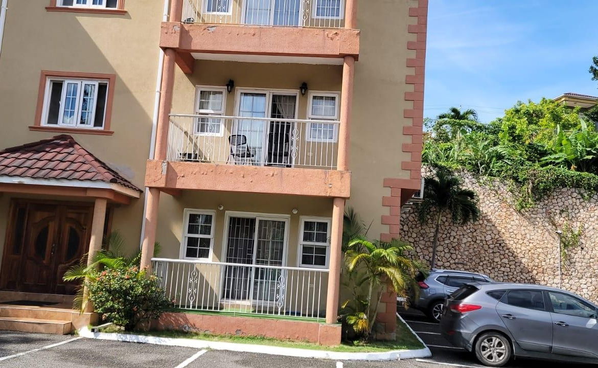Spacious-2-Bedroom-Apartment-for-Sale-in-Brentwood-Terrace-Red-Hills Second image of 18-12a Brentwood Terrace in Kingston 19, St. Andrew, Jamaica - property is For Sale