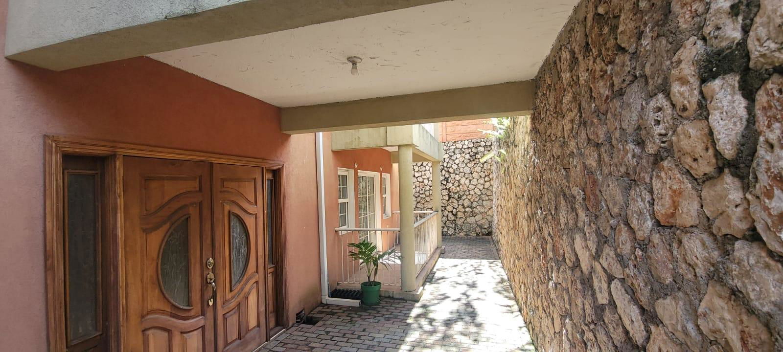 Spacious-2-Bedroom-Apartment-for-Sale-in-Brentwood-Terrace-Red-Hills Eleventh image of 18-12a Brentwood Terrace in Kingston 19, St. Andrew, Jamaica - property is For Sale