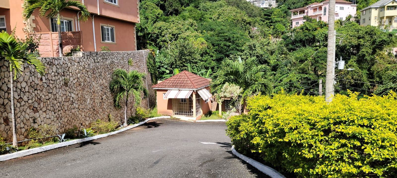 Spacious-2-Bedroom-Apartment-for-Sale-in-Brentwood-Terrace-Red-Hills Twenty-Ninth image of 18-12a Brentwood Terrace in Kingston 19, St. Andrew, Jamaica - property is For Sale