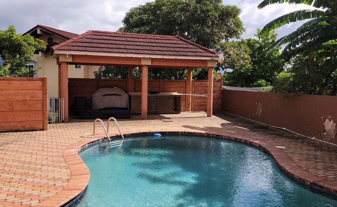 Spacious-2-Bedroom-Apartment-for-Sale-in-Brentwood-Terrace-Red-Hills Fourth image of 18-12a Brentwood Terrace in Kingston 19, St. Andrew, Jamaica - property is For Sale