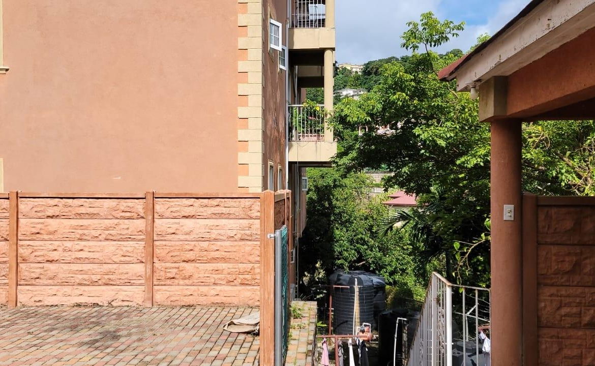 Spacious-2-Bedroom-Apartment-for-Sale-in-Brentwood-Terrace-Red-Hills Sixth image of 18-12a Brentwood Terrace in Kingston 19, St. Andrew, Jamaica - property is For Sale