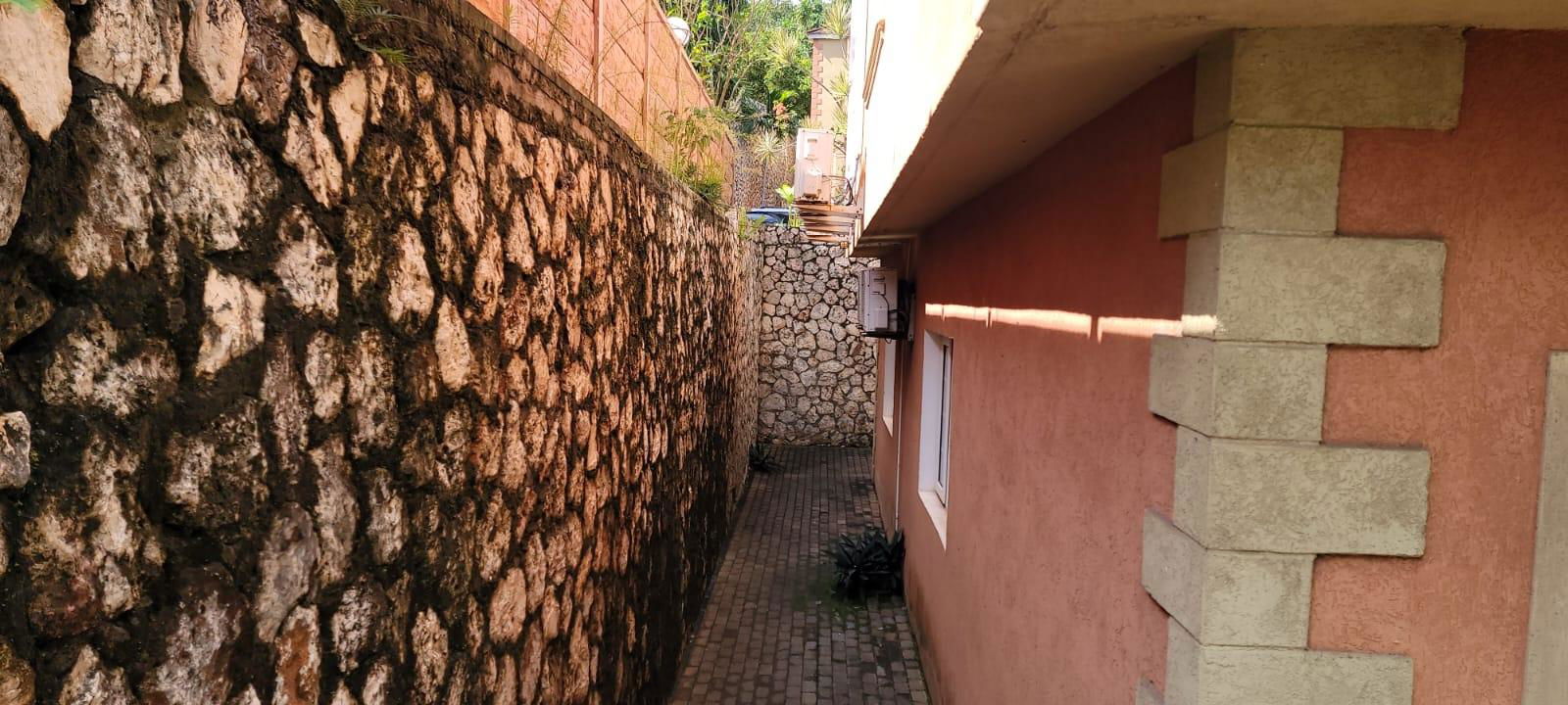 Spacious-2-Bedroom-Apartment-for-Sale-in-Brentwood-Terrace-Red-Hills Eighth image of 18-12a Brentwood Terrace in Kingston 19, St. Andrew, Jamaica - property is For Sale