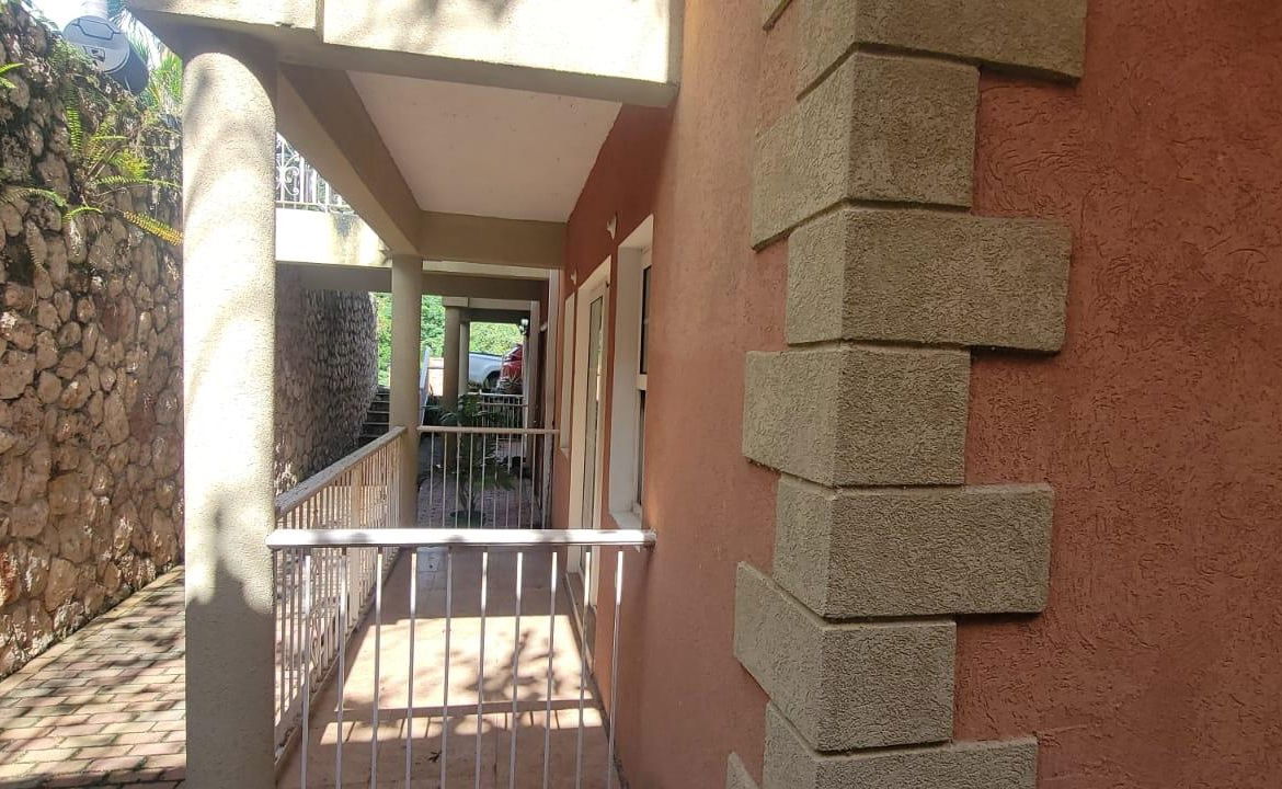 Spacious-2-Bedroom-Apartment-for-Sale-in-Brentwood-Terrace-Red-Hills Tenth image of 18-12a Brentwood Terrace in Kingston 19, St. Andrew, Jamaica - property is For Sale