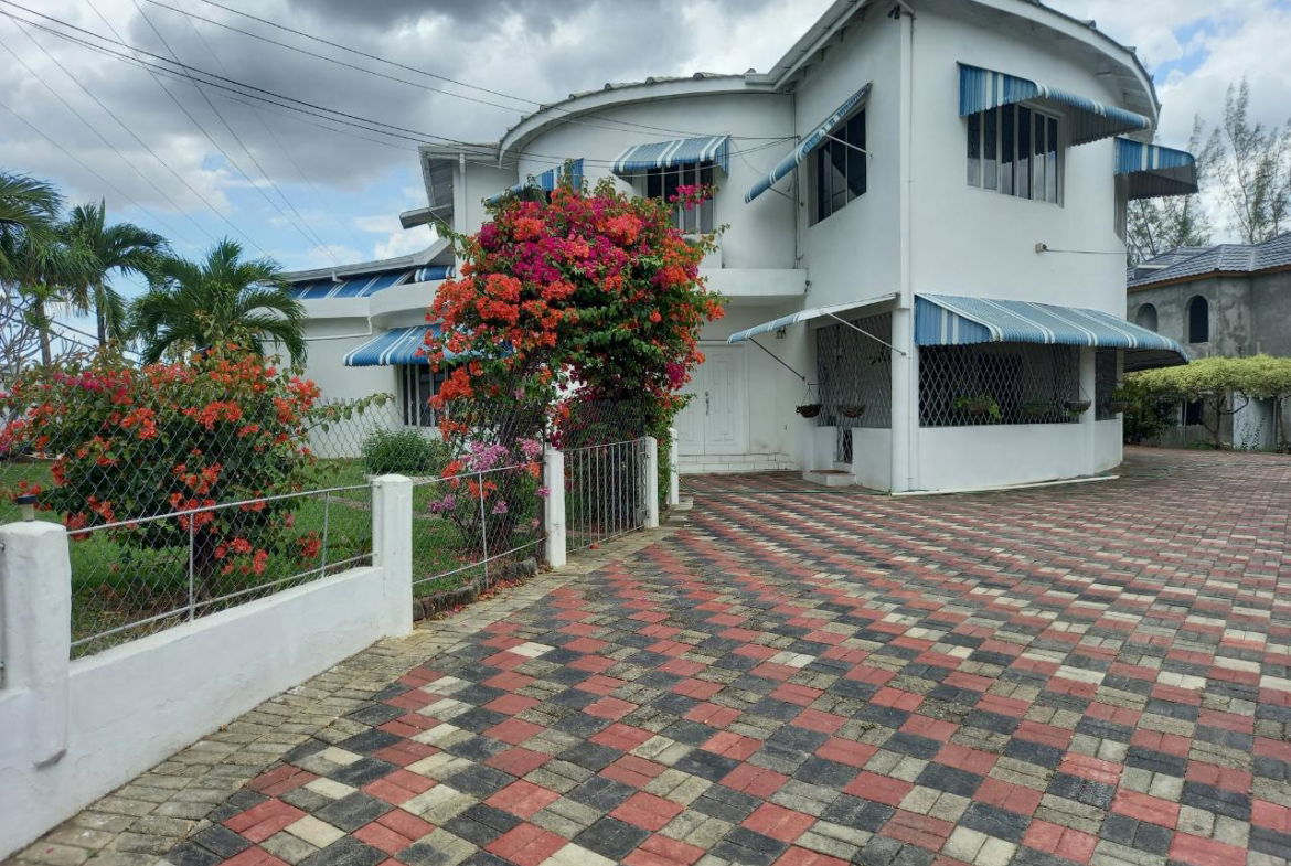 First image of 14 Glenmuir Road in May Pen, Clarendon, Jamaica - property is For Sale