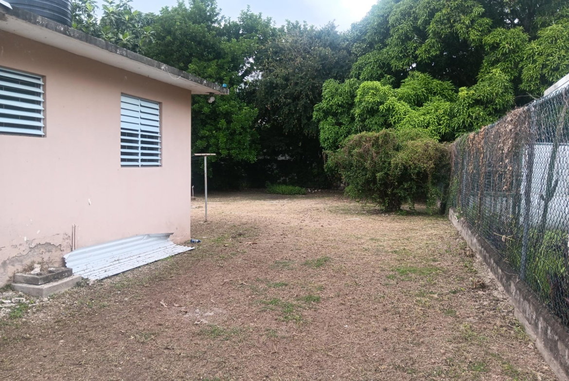 Sixteenth image of 4 Karachi Avenue in Kingston 6, St. Andrew, Jamaica - property is For Rent