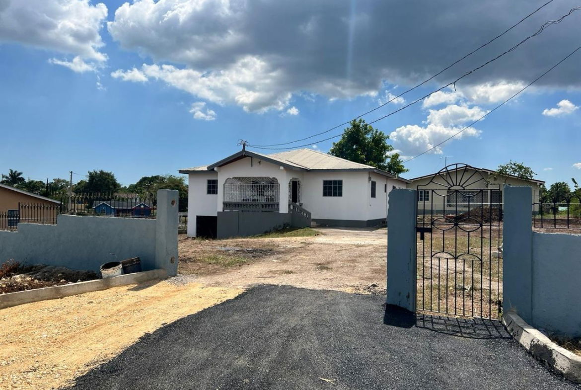 Fourth image of 4 Montclair Heights in May Pen, Clarendon, Jamaica - property is For Sale