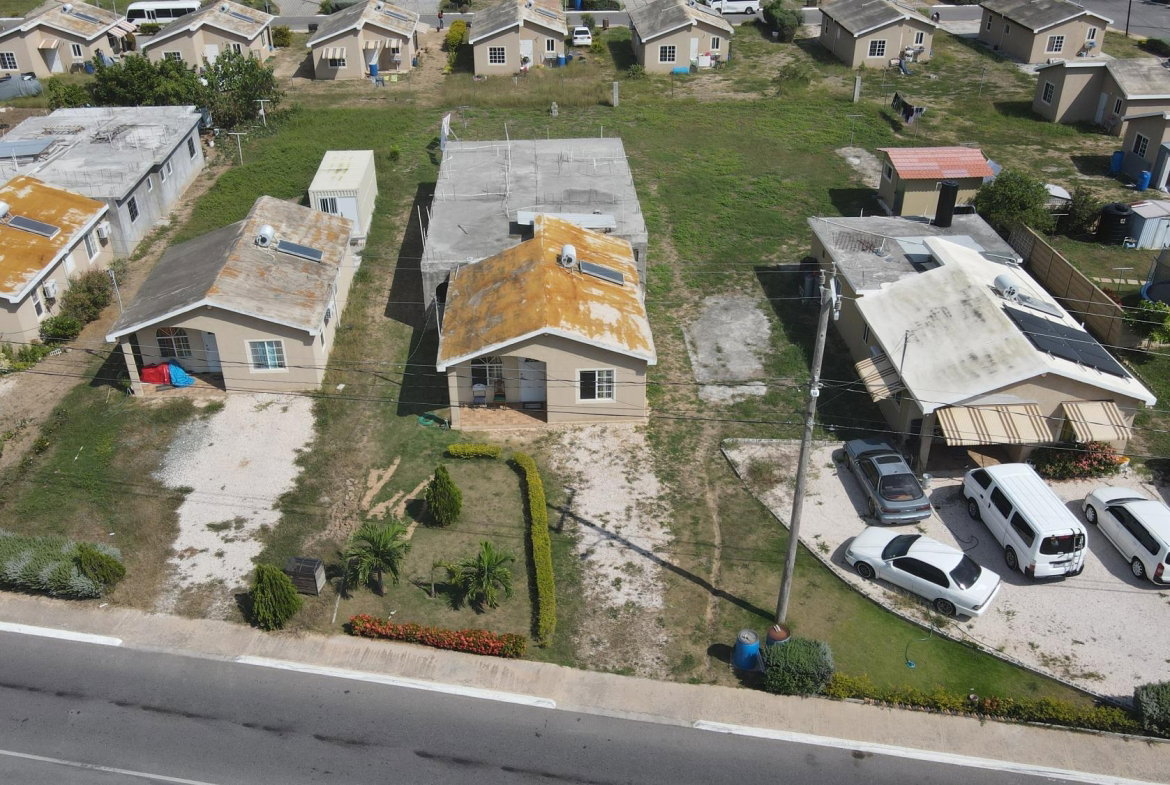 Second image of 597 Phoenix Park Village i in Phoenix Park, St. Catherine, Jamaica - property is For Sale