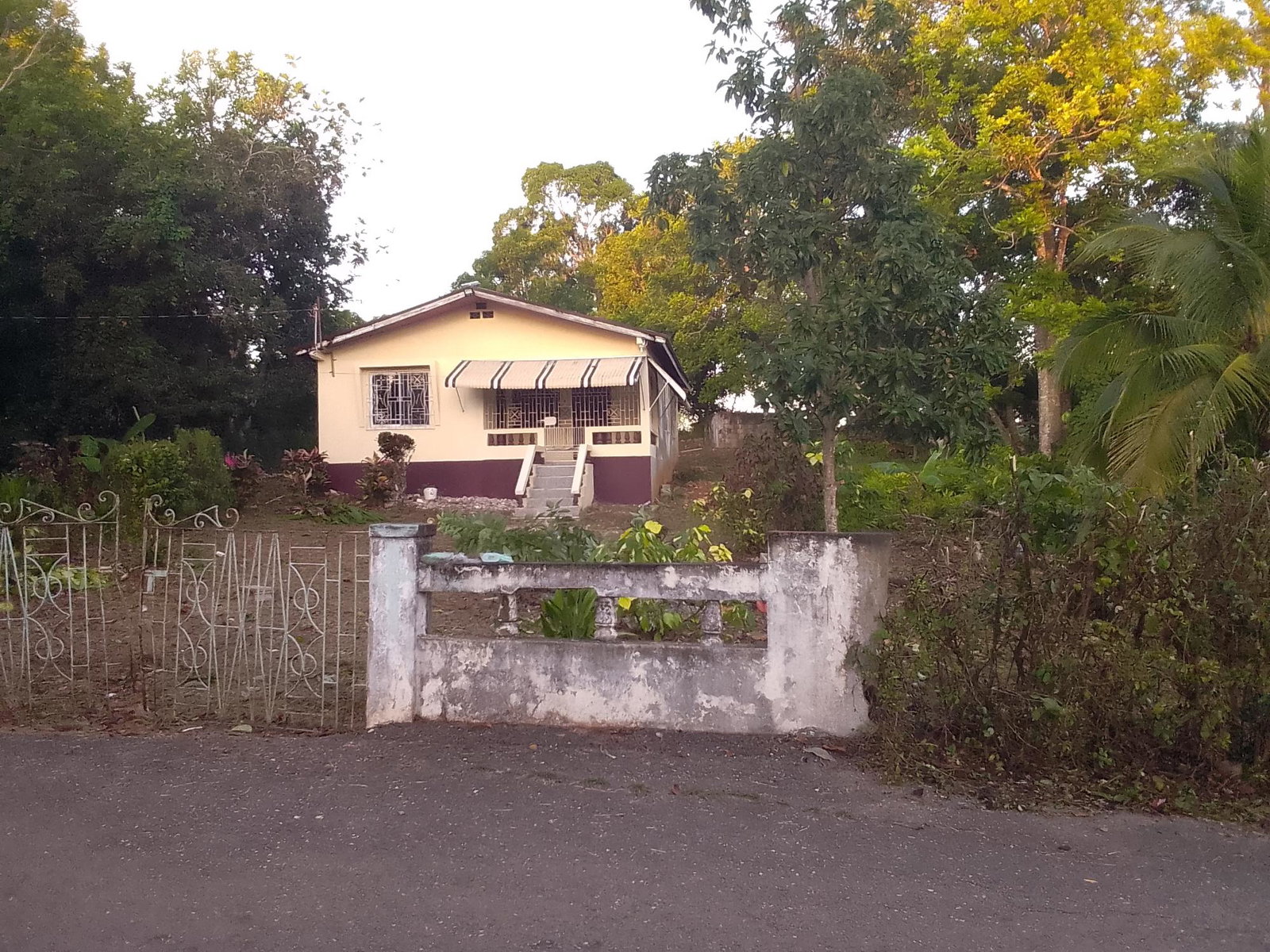 Second image of Pond Road in CHAPELTON, Clarendon, Jamaica - property is For Rent