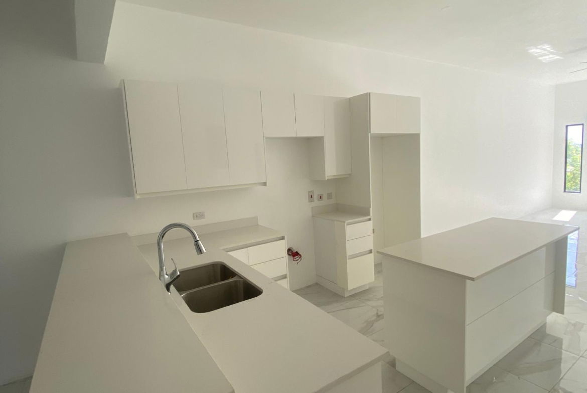 Eleventh image of 2 Mayfair Close in Kingston 19, St. Andrew, Jamaica - property is For Rent