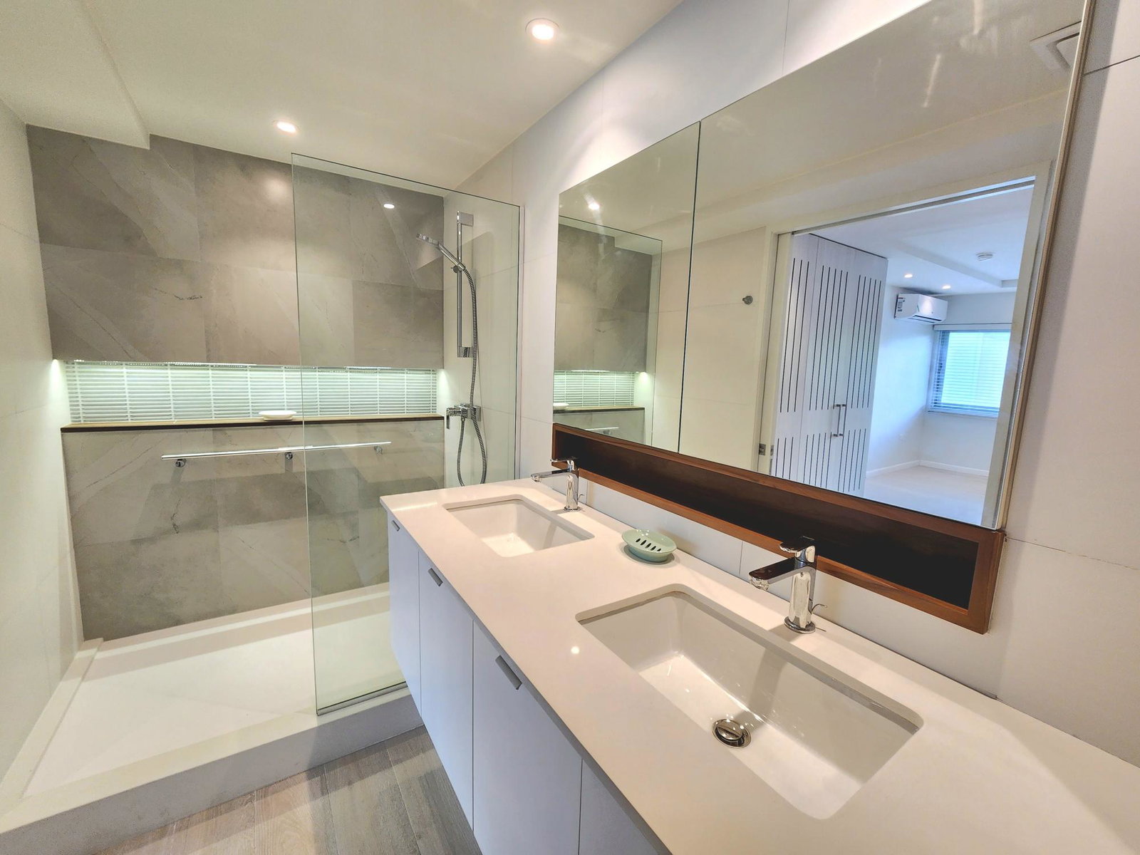 Seventeenth image of 2c- Manor Court Apartments in Kingston 8, St. Andrew, Jamaica - property is For Rent
