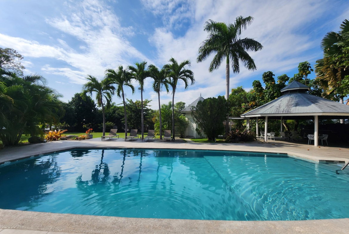 Twenty-Sixth image of 2c- Manor Court Apartments in Kingston 8, St. Andrew, Jamaica - property is For Rent