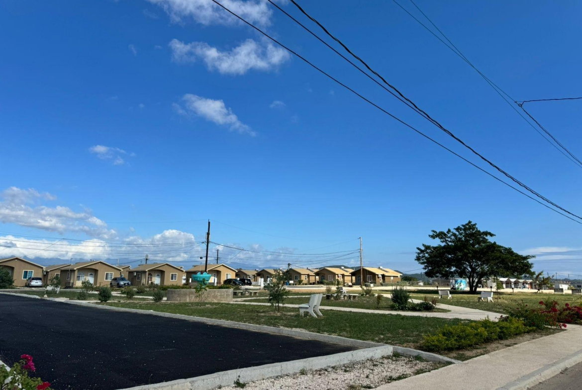 Fifth image of 889- Phoenix Park Village 2 in Phoenix Park, St. Catherine, Jamaica - property is For Rent