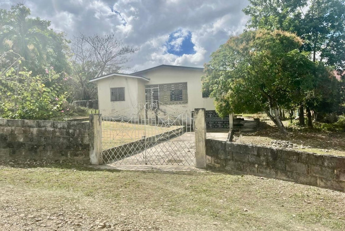 First image of Longwood, Santa Cruz in Santa Cruz, St. Elizabeth, Jamaica - property is For Sale