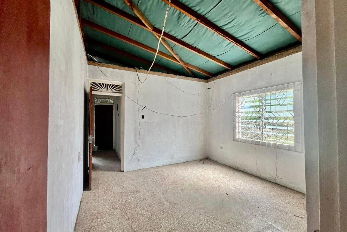 Seventh image of Longwood, Santa Cruz in Santa Cruz, St. Elizabeth, Jamaica - property is For Sale